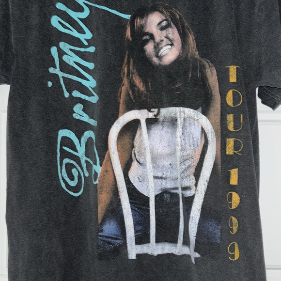 Britany Spears 1999 Tour Shirt - Picture 2 of 4